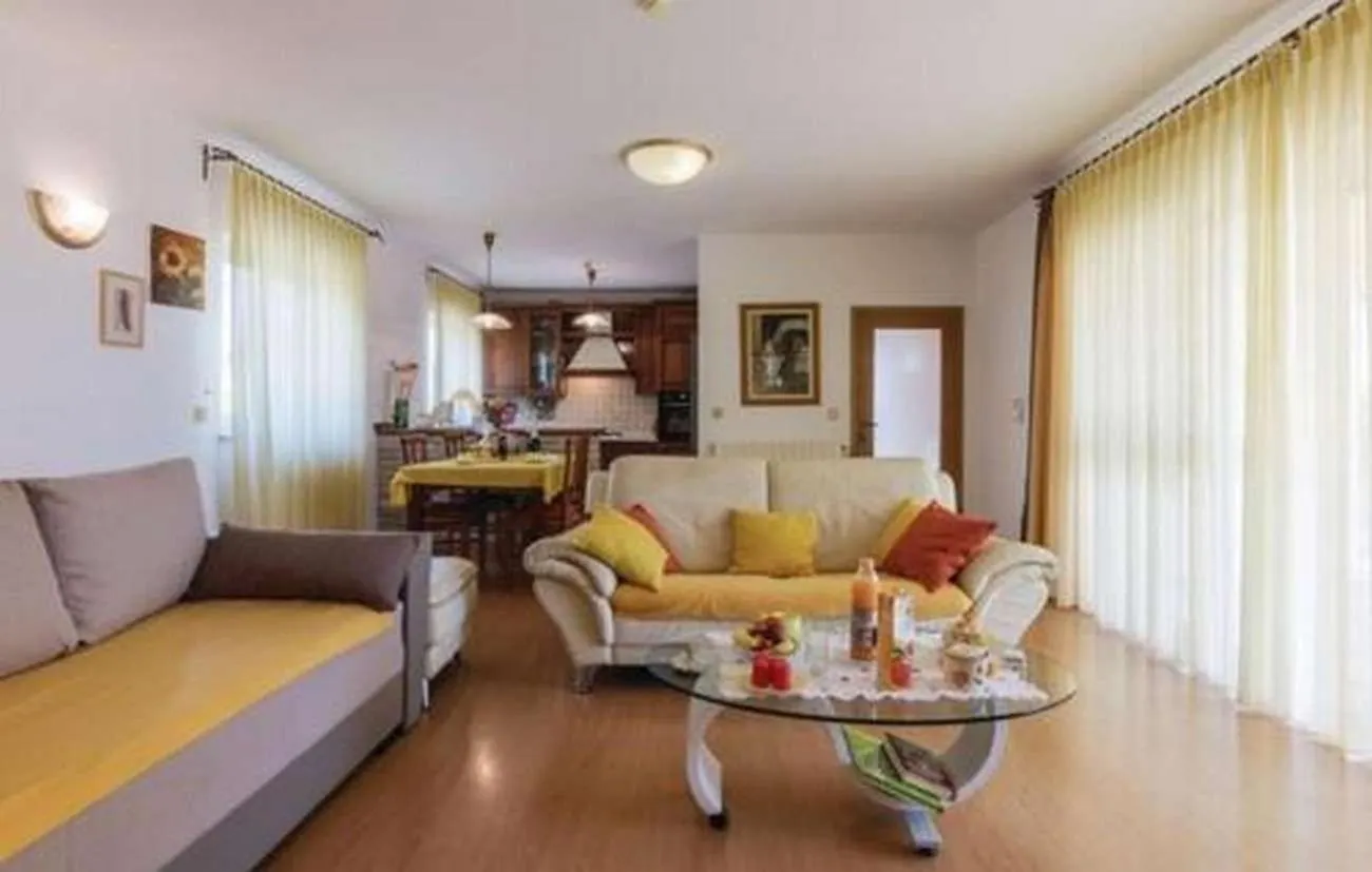 Apartments With A Parking Space Vodnjan, Fazana - 22532  보드냔