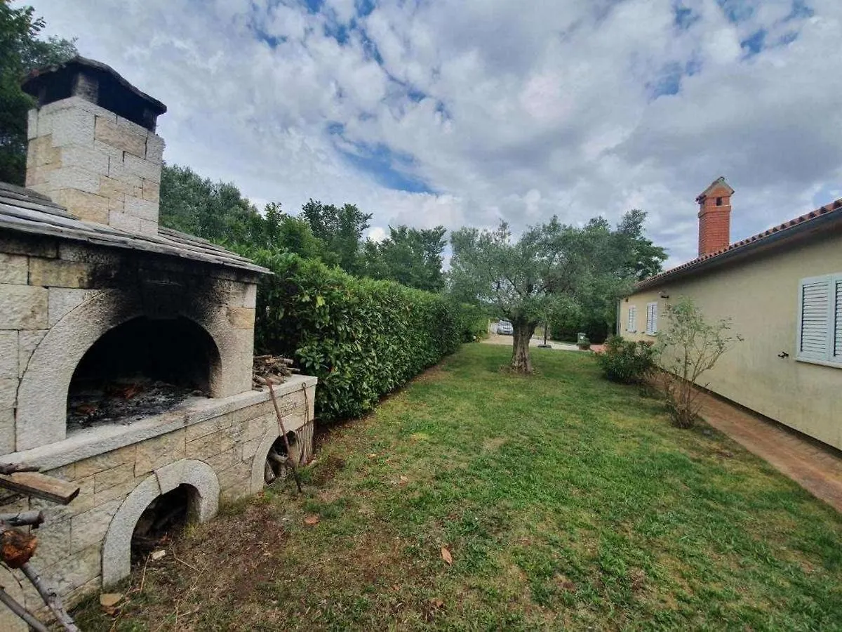 Apartments With A Parking Space Vodnjan, Fazana - 22532 Croatia